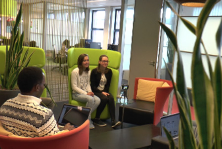 Alicia en Samantha bij Sogeti